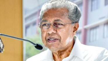 ദുരിതാശ്വാസനിധി വകമാറ്റിയെന്ന ഹര്ജി ലോകായുക്ത തള്ളി; ‘പണം നൽകാൻ മുഖ്യമന്ത്രിക്ക് അധികാരമുണ്ട്,അഴിമതിക്ക് തെളിവില്ല’