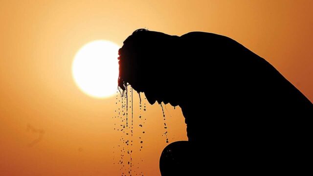 സംസ്ഥാനത്ത് കടുത്ത ചൂട് തുടരുന്നു; 12 ജില്ലകളിൽ ഉയർന്ന താപനില മുന്നറിയിപ്പ്, പാലക്കാട് റെക്കോർഡ് ചൂടിലേക്ക്; ഒറ്റപ്പെട്ട മഴയ്ക്ക് സാധ്യത