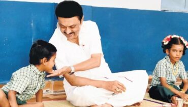 ‘നാളേക്കുള്ള നിക്ഷേപം’; കുരുന്നുകള്‍ക്കൊപ്പം പ്രഭാതഭക്ഷണമുണ്ട് സ്റ്റാലിന്‍