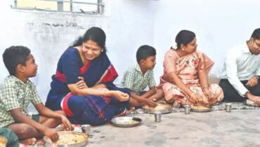 പാചകം ചെയ്തത് ദളിത് സ്ത്രീ; ഭക്ഷണം കഴിക്കില്ലെന്ന് വിദ്യാർഥികൾ; ഒപ്പമിരുന്ന് കഴിച്ച് കനിമൊഴി എം പി