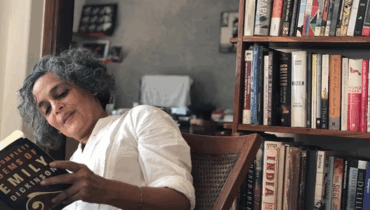 രാജ്യം അപകടസന്ധിയിൽ; 2024ൽ ബിജെപി ജയിച്ചാൽ പുതിയ ഭരണഘടന തന്നെ വന്നേക്കാം: അരുന്ധതി റോയ്