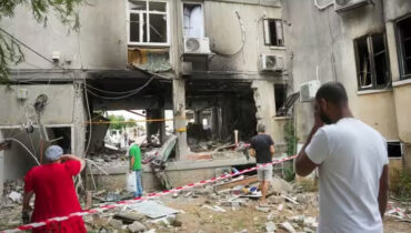 ഗാസയിൽ ഇസ്രയേലിന്റെ ‘സമ്പൂർണ ഉപരോധം’; ഭക്ഷണവും വൈദ്യുതിയും ഇന്ധനവും നിഷേധിച്ചു