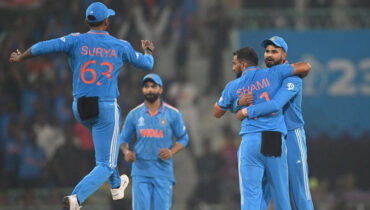 ഇടിത്തീയായി ഇന്ത്യ; ഇംഗ്ലണ്ടിനെ പരാജയപ്പെടുത്തിയത് 100 റൺസിന്