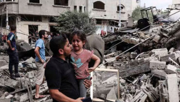 രക്തപ്പറമ്പായി സംഗീത വേദി:  വേദിക്ക് അരികെ വെടിയേറ്റു ചിതറിയ 260 മൃതദേഹങ്ങള്‍…വഴിയില്‍, വാഹനങ്ങളില്‍ മരിച്ചവര്‍ മാത്രം…