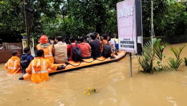 ദുരിതാശ്വാസ ക്യാമ്പുകൾ തുറന്നു, സ്കൂളുകൾക്ക് അവധി; കേരളത്തിൽ വരും മണിക്കൂറുകളിൽ അതിശക്തമായ മഴയ്ക്ക് സാധ്യത