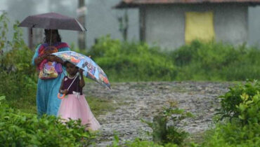 അടുത്ത അഞ്ചു ദിവസം ഒറ്റപ്പെട്ട മഴയും ഇടിമിന്നലും; ഇന്ന് 12 ജില്ലകളില് യെല്ലോ അലര്ട്ട്