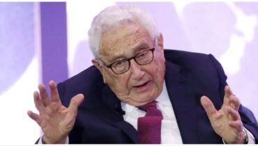 മുൻ യുഎസ് സ്റ്റേറ്റ് സെക്രട്ടറി ഹെൻറി കിസ്സിൻജർ 100ാം വയസ്സിൽ അന്തരിച്ചു