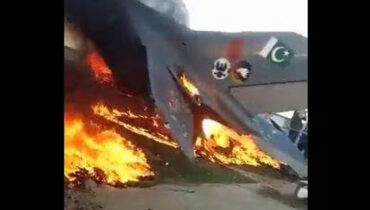 പാക് സേനാ ക്യാംപിനു നേര്‍ക്ക് ഭീകരാക്രമണം; മൂന്നു വിമാനങ്ങള്‍ കത്തിനശിച്ചു