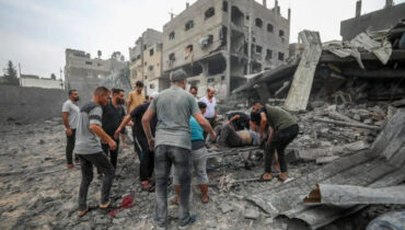 കണ്ണീര്‍ ക്രിസ്തുമസ്: ഗാസയിലെ അഭയാര്‍ത്ഥി ക്യാമ്പില്‍ ബോംബാക്രമണം, 70 മരണം