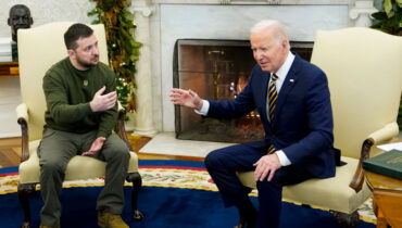 ‘ഞാന്‍ ഉക്രെയ്‌നെ വിട്ടുപോകില്ല , അമേരിക്കന്‍ ജനതയും പോകില്ല ‘ – സെലെന്‍സ്‌കിക്ക് ബൈഡന്റെ ഉറപ്പ്