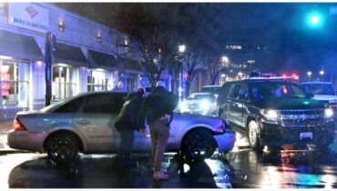 ജോ ബൈഡൻ്റെ വാഹനവ്യൂഹത്തിലേക്ക് കാർ ഇടിച്ചു കയറി; ആർക്കും പരുക്കില്ല, അന്വേഷണം പുരോഗമിക്കുന്നു