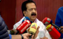 “പൊലീസിന് ലാത്തിയും തോക്കുമുണ്ട്, ബ്ലേഡ് എന്തിനാണ്?”: എസ്എഫ്ഐ മാർച്ചിനെതിരെ രമേശ് ചെന്നിത്തല