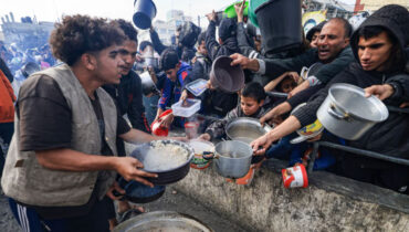 പട്ടിണി, കൊടും പട്ടിണി…ജീവന്‍ നിലനിര്‍ത്താന്‍ ഗാസ വല്ലാതെ കഷ്ടപ്പെടുന്നു