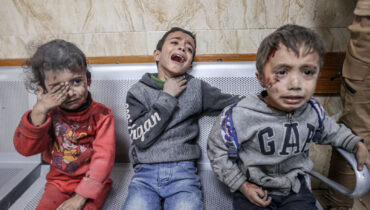 അഭയാര്‍ത്ഥി ക്യാമ്പിലും രക്ഷയില്ല, എങ്ങോട്ട് പോകുമെന്നറിയാതെ ഗാസയുടെ മക്കള്‍