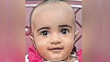 നായ ആക്രമിക്കാനെത്തി; ഓടുന്നതിനിടെ അമ്മയുടെ കയ്യില് നിന്ന് വഴുതി കിണറ്റില് വീണ് പിഞ്ചുകുഞ്ഞിന് ദാരുണാന്ത്യം