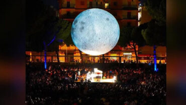 ‘കനകക്കുന്നിൽ ചന്ദ്രനിറങ്ങി’; നവ്യാനുഭവമായി ‘മ്യൂസിയം ഓഫ് മൂൺ’