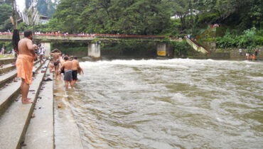ശബരിമല തീര്ത്ഥാടകരായ യുവാക്കള് പമ്പാനദിയില് മുങ്ങിമരിച്ചു