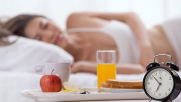 വയറുനിറയെ ആഹാരം കഴിക്കുക, എന്നിട്ട് സുഖമായി കിടന്നുറങ്ങുക, ആഹാ..അടിപൊളി… മാറ്റിക്കോളൂ ഈ ശീലം