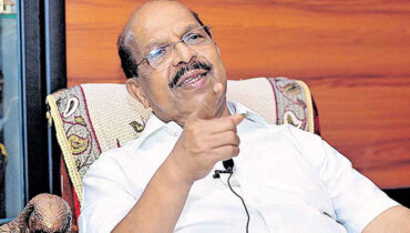 ‘യുവതയിലെ കുന്തവും കൊടചക്രവും’ ചര്ച്ചയായി സുധാകരന്റെ കവിത, കൊട്ട് എസ്എഫ്ഐക്ക്, അക്ഷയ്ക്കുള്ളത് വരികള്ക്കിടയില്
