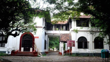 മഹാരാജാസ് കോളജ് അനിശ്ചിതകാലത്തേക്ക് അടച്ചു; തീരുമാനം വിദ്യാര്ത്ഥി സംഘര്ഷത്തെത്തുടര്ന്ന്