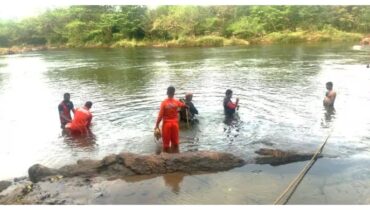 സുഹൃത്തുക്കളോടൊപ്പം വിനോദയാത്രക്കെത്തിയ കൊച്ചി മെട്രോ ജീവനക്കാരൻ ഒഴുക്കിൽപ്പെട്ട് മരിച്ചു