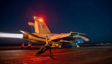 യെമനിലെ ഹൂതി ലക്ഷ്യങ്ങളെ വിറപ്പിച്ച് നാലാം റൗണ്ട് സംയുക്ത വ്യോമാക്രമണം നടത്തി യു.എസും യു.കെയും