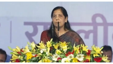 സുനിത കെജ്‌രിവാളിന് അരവിന്ദ് കെജ്‌രിവാളിനെ കാണാൻ അനുമതി നിഷേധിച്ച് തിഹാർ ജയിൽ അധികൃതർ