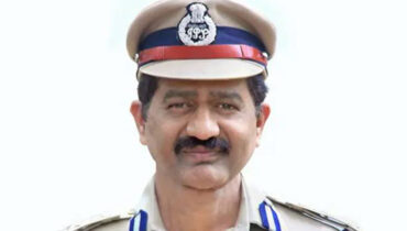 ഒരു ലക്ഷത്തിലേറെ ഫോൺ കോളുകൾ ചോർത്തി; തെലങ്കാനയിലെ മുൻ ഐ.ബി. മേധാവി ഒന്നാംപ്രതി, ലുക്കൗട്ട് നോട്ടീസ്