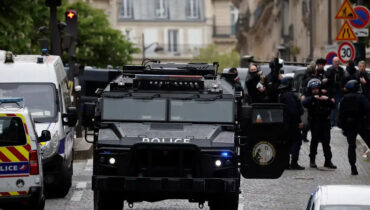 സ്വയം പൊട്ടിത്തെറിക്കുമെന്ന ഭീഷണിയുമായി ഫ്രാൻസിലെ ഇറാൻ എംബസിയിൽ പ്രവേശിച്ചയാൾ അറസ്റ്റിൽ