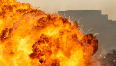 പാകിസ്ഥാനില്‍ മൂന്ന് ബോംബ് സ്‌ഫോടനങ്ങളില്‍ 25 പേര്‍ കൊല്ലപ്പെട്ടു, നിരവധി പേര്‍ക്ക് പരുക്ക്