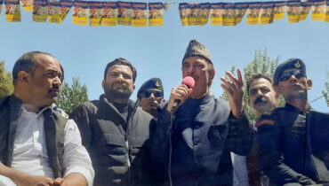 രാഹുൽ ഗാന്ധി കേരളത്തിൽ അഭയം തേടുന്ന ഭീരു എന്ന് മുതിർന്ന മുൻ കോൺഗ്രസ് നേതാവ് ഗുലാംനബി ആസാദ്