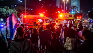 ഇസ്രായേലില്‍ സര്‍ക്കാര്‍ വിരുദ്ധ റാലിക്കിടയിലേക്ക് കാര്‍ പാഞ്ഞുകയറി; 5 പേര്‍ക്ക് പരിക്ക്, ഒരാളുടെ നില ഗുരുതരം