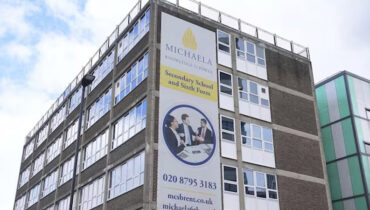 യുകെ സ്കൂളിൽ പ്രാർഥന വിലക്കേർപ്പെടുത്തി ഇന്ത്യൻ വംശജയായ പ്രിൻസിപ്പൽ; സ്കൂളിന് അനുകൂലമായി കോടതി വിധി