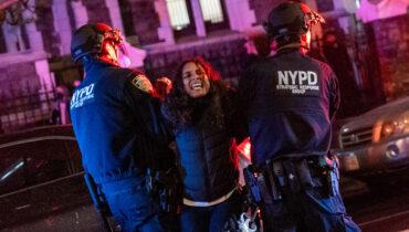 കൊളംബിയ യൂണിവേഴ്‌സിറ്റിയില്‍ പൊലീസ് വെടിവയ്പ്പ്, 2000 അറസ്റ്റ്; കെട്ടടങ്ങാതെ പലസ്തീന്‍ അനുകൂല പ്രതിഷേധം