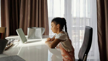 ടെക്സസിൽ 12 വയസ്സിന് താഴെയുള്ള കുട്ടികളെ വീട്ടിൽ തനിച്ചാക്കിയാൽ മാതാപിതാക്കൾക്ക് ജയിൽ ശിക്ഷ