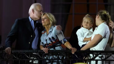 മത്സരത്തിൽ നിന്ന് പിന്മാറാനുള്ള സമ്മർദ്ദത്തിനിടെ ബൈഡന്റെ നിർണായക കുടുംബയോഗം: പ്രചാരണം അവസാനിക്കാൻ ദിവസങ്ങൾ മാത്രം ബാക്കി