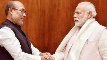 മണിപ്പൂര് മുഖ്യമന്ത്രിയുമായി പ്രധാനമന്ത്രി ചര്ച്ച നടത്തി; ‘സംഘർഷത്തിന് എത്രയും വേഗം പരിഹാരം കാണണം’