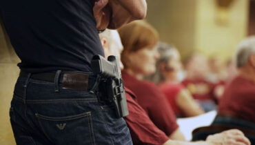 തോക്കെടുക്കാന്‍ 21 വയസ് തികയണമെന്ന് മിനസോട്ട; വേണ്ട, നിയമവിരുദ്ധമെന്ന് ഫെഡറല്‍ അപ്പീല്‍ കോടതി