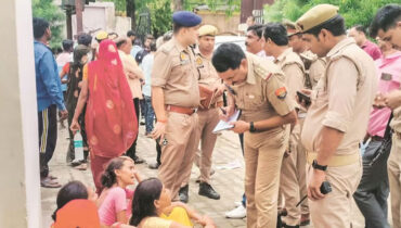 ഹാഥ്റസ് ദുരന്തം : എഫ്ഐആറില് ഭോലെ ബാബയുടെ പേരില്ല
