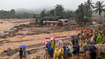 വയനാട് ദുരന്തം: 41മരണം സ്ഥിരീകരിച്ചു, ഇനിയും മണ്ണിനടിയിൽ ഏറെപ്പേർ