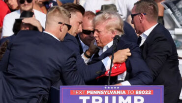 പെന്‍സില്‍വാനിയയില്‍ ട്രംപിന്റെ ചോരവീഴ്ത്തിയത് 20 കാരന്‍; അക്രമിയെക്കുറിച്ച് കൂടുതല്‍ വിവരങ്ങള്‍ പുറത്തുവിട്ട് എഫ്ബിഐ