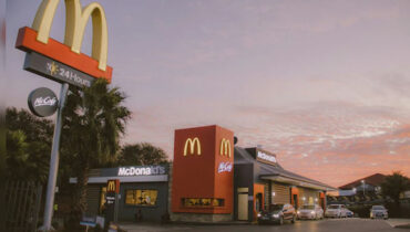 കസ്റ്റമേഴ്സിൻ്റെ തിരക്കുകൊണ്ട് പൊറുതിമുട്ടി; സവന്നയിൽ ജീവനക്കാരൻ മക്ഡൊണാൾഡ്സ് റെസ്റ്ററൻ്റിനു തീയിട്ടു