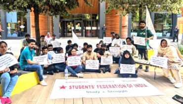‘കാമ്പസ് ഇടങ്ങളിലെ വിവേചനത്തെ ചെറുക്കുക’; യൂണിവേഴ്സിറ്റി ഓഫ് വെസ്റ്റ് ഓഫ് സ്കോട്ട്ലന്ഡിന്റെ ലണ്ടന് കാമ്പസിന് പുറത്ത് പ്രതിഷേധവുമായി എസ്എഫ്ഐ യുകെ