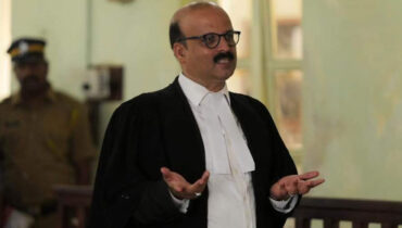 വയനാട് ദുരന്തം: പണപ്പിരിവിനെതിരായ ഹര്ജി തള്ളി, ഹര്ജിക്കാരന് ഷുക്കൂര് വക്കീലിനോട് 25,000 രൂപ ദുരിതാശ്വാസ നിധിയിലേക്ക് അടയ്ക്കാന് കോടതി