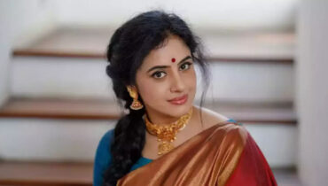ഓസ്‌ട്രേലിയയിൽ സ്ഥിരതാമസത്തിന് അർഹതനേടി മേതില്‍ ദേവികയും മകനും; അം​ഗീകാരത്തിൽ സന്തോഷമെന്ന് പ്രതികരണം