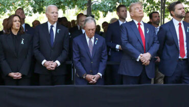 9/11 അനുസ്മരണം : ബൈഡനും ട്രംപും കമലയും ഒറ്റ ഫ്രെയിമില്‍, അമേരിക്ക ഉറ്റുനോക്കിയ ചിത്രം