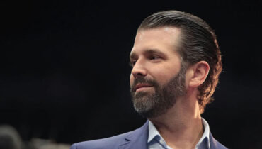 പിതാവ് യുദ്ധഭീഷണി മുഴക്കുന്നു, മകൻ ലാഭമുണ്ടാക്കുന്നു: പ്രവചന വിപണികളിൽ ട്രംപ് ജൂനിയറിന് കോടികളുടെ പന്തയനേട്ടം