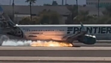 ലാസ് വെഗാസിൽ അടിയന്തര ലാൻഡിംഗിനിടെ വിമാനത്തിന് തീ പിടിച്ചു, 190 യാത്രക്കാരും 7 ജീവനക്കാരും രക്ഷപെട്ടു