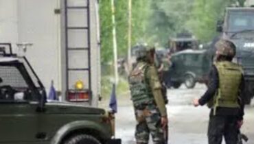 കശ്മീരിൽ ഏറ്റുമുട്ടല്; രണ്ടു ഭീകരരെ സൈന്യം വധിച്ചു, ആയുധങ്ങൾ കണ്ടെടുത്തു
