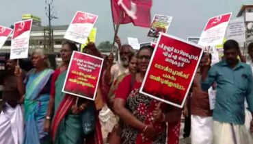 സിപിഎമ്മിൽ പതിവില്ലാത്ത പരസ്യ പ്രതിഷേധം! ‘കൊള്ളക്കാരില്‍ നിന്ന് രക്ഷിക്കൂ’; കരുനാഗപ്പള്ളിയില്‍ അതൃപ്തരുടെ പ്രതിഷേധം തെരുവില്‍